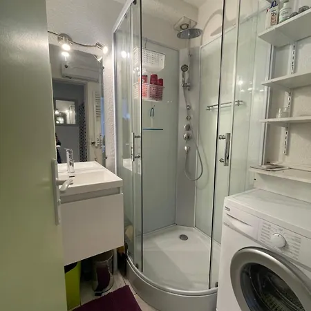 Paradis Du Soleil-plage De La Roquille - 4 Personnes- Clim-parking Apartment *