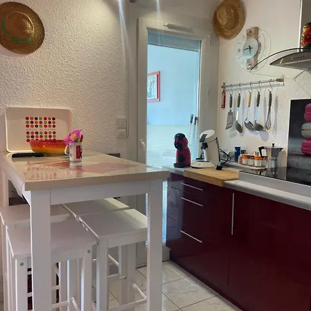 Apartment Paradis Du Soleil-plage De La Roquille - 4 Personnes- Clim-parking